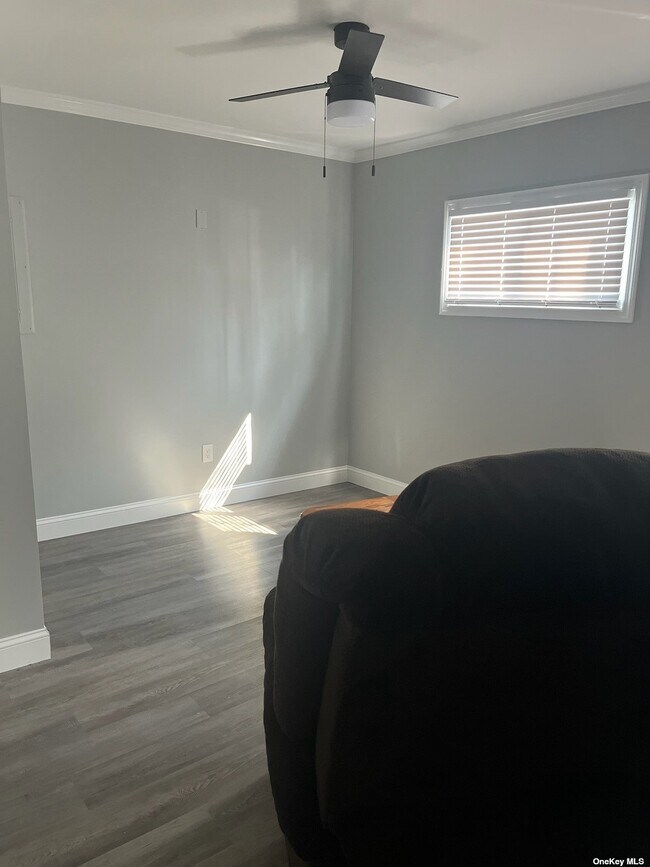 Building Photo - 67 Unqua Rd