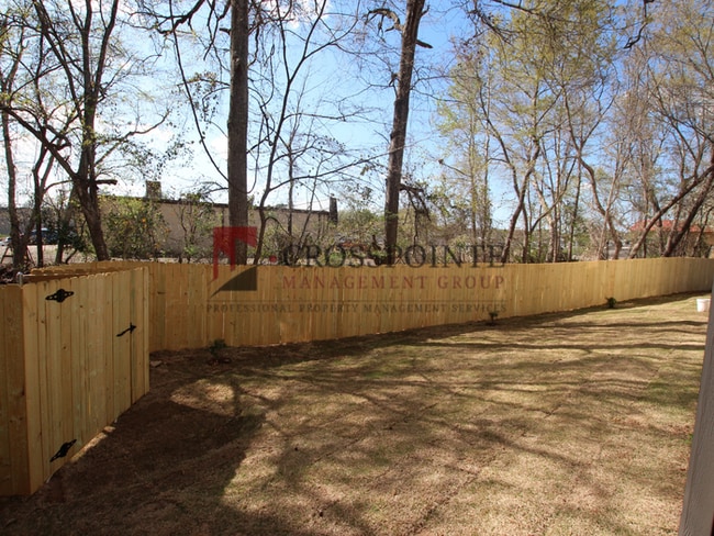 Building Photo - Stunning 2 Bed 2.5 Bath 1 Car Garage Townhome in Tyler!