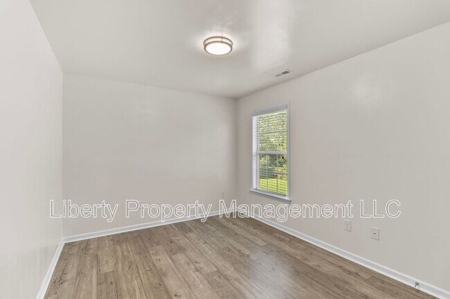 Building Photo - 69 Taplow Trail