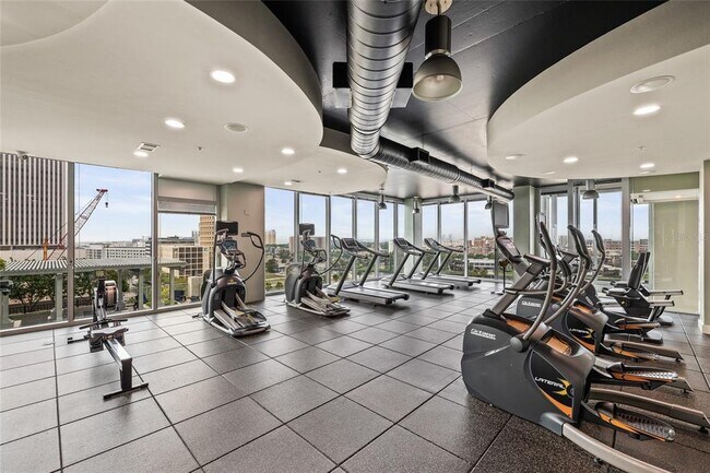 Building Photo - 777 N Ashley Dr