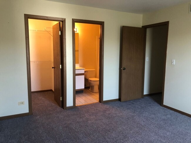 Building Photo - 3 Bedroom Home located in Mundelein!!!