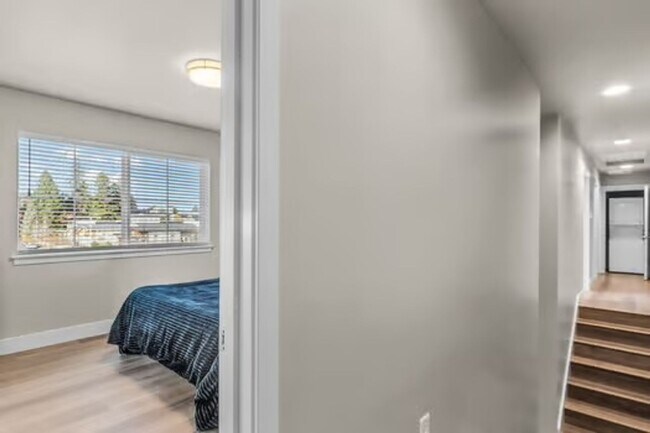 Building Photo - 63286 NW Ski Ln