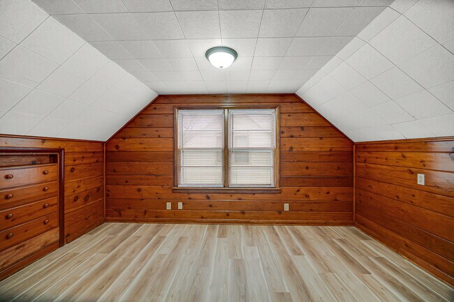 Building Photo - 2611 Ellen Ave