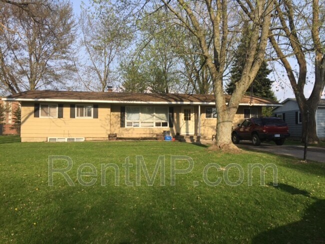 Building Photo - 1909 S Stockman Rd