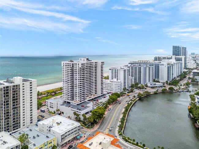Building Photo - 2555 Collins Ave