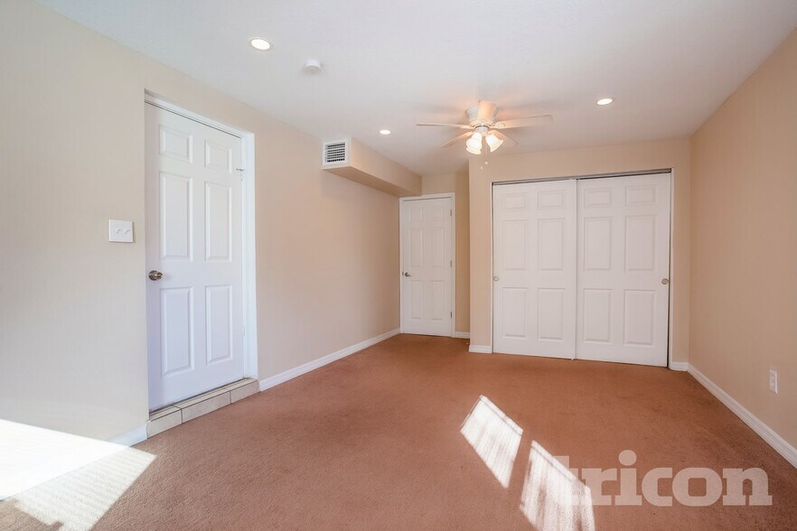 Building Photo - 710 Westbrook Ave