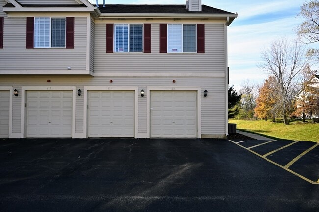 Building Photo - 616 Windsor Dr