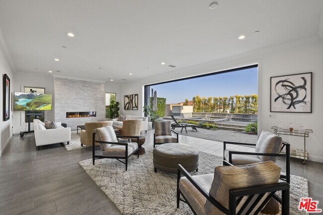 Building Photo - 20162 Cromwell Way