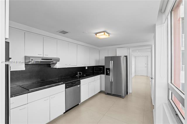 Building Photo - 1541 Brickell Ave