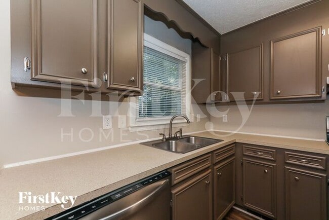 Building Photo - 8508 Woodthorn Pl