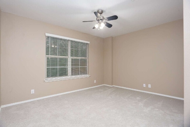 Building Photo - 14514 Redwood Valley