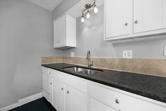 Building Photo - 1882 Billingsley Rd