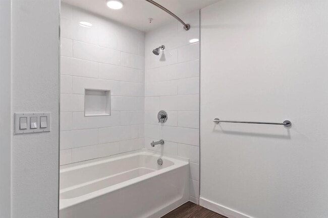 Building Photo - 5750 Hollywood Blvd