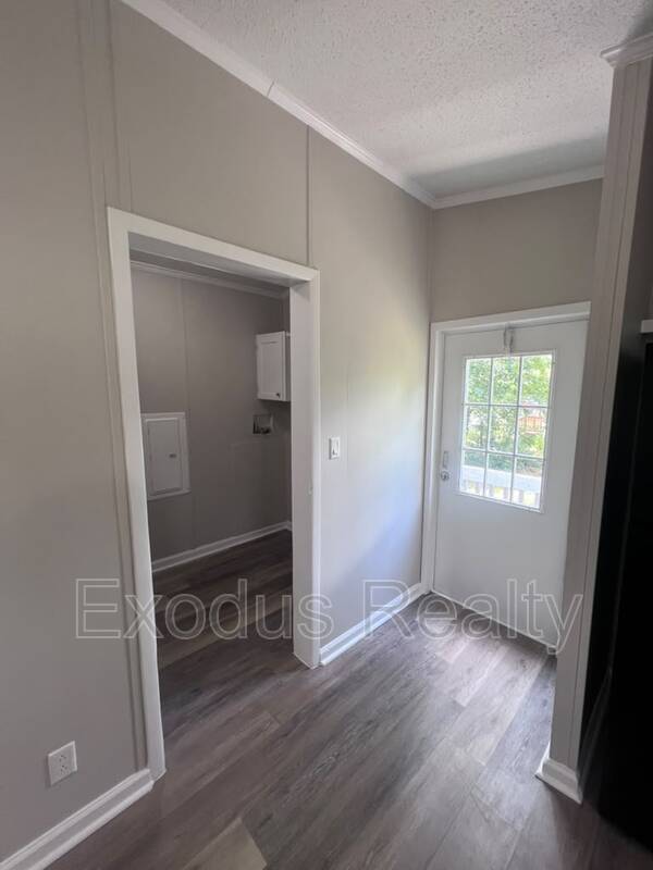 Building Photo - 114 Kathleen Terrace