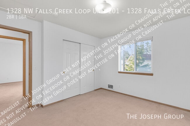 Building Photo - 1328 NW Falls Creek Loop