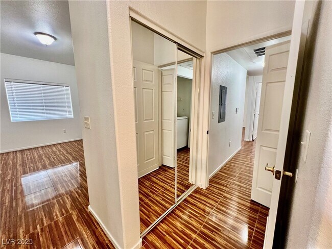 Building Photo - 5655 E Sahara Ave