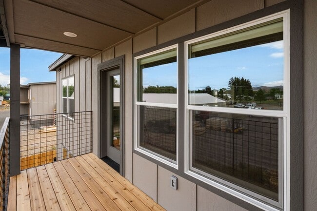 Building Photo - New Modern Construction Work Live