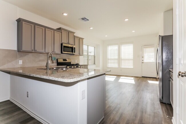 Building Photo - 25523 Pitchfork Ranch Pl