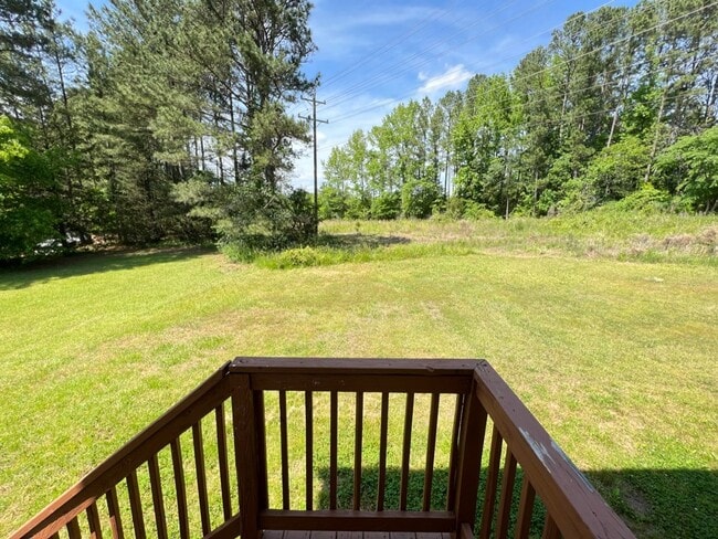 Building Photo - Updated 2 Bedroom Duplex in Durham