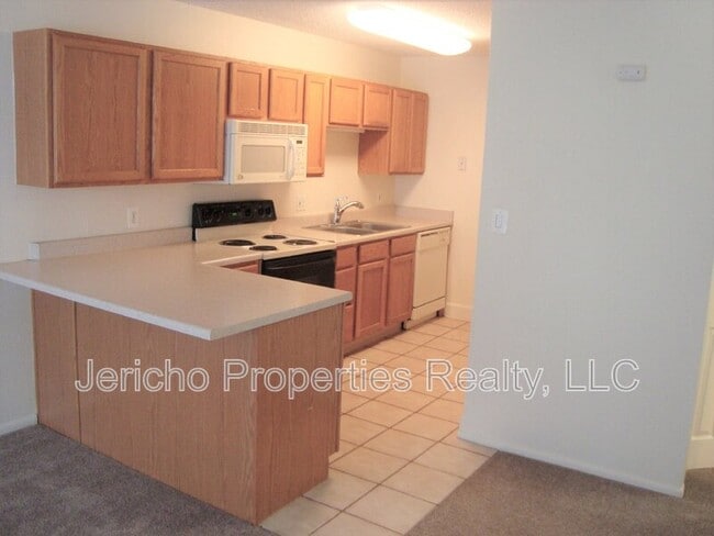 Building Photo - 857 S Van Gordon Ct