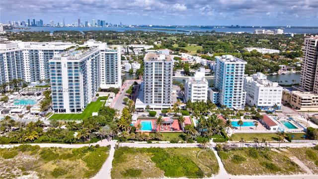 Building Photo - The Rivera Condo