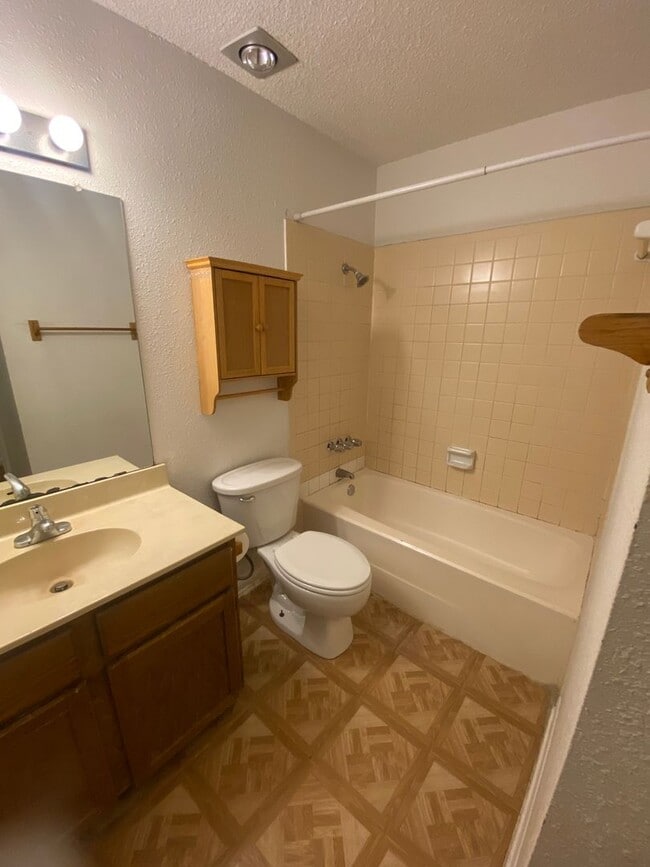 Building Photo - North Austin Living in The Affordable 2 Bedroom