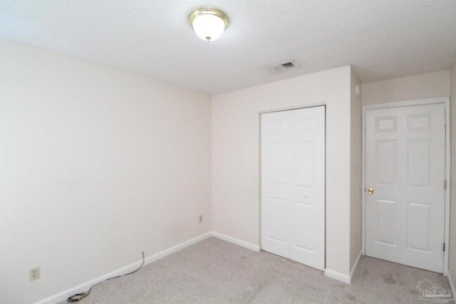 Building Photo - 601 N 61st Ave