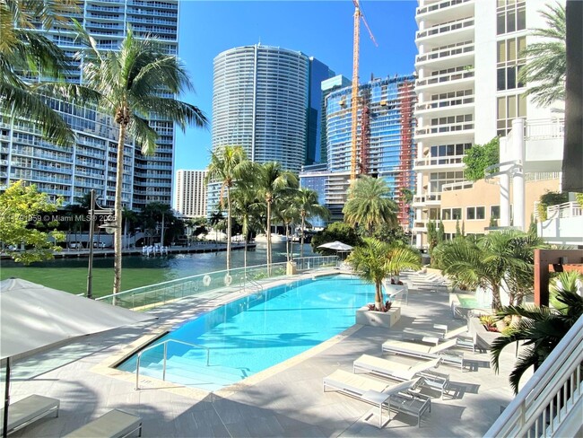 Building Photo - 901 Brickell Key Blvd