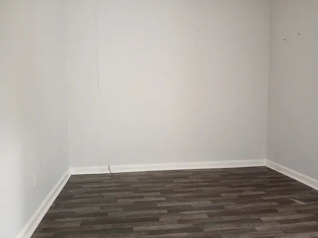 Building Photo - 98 Camp Cir