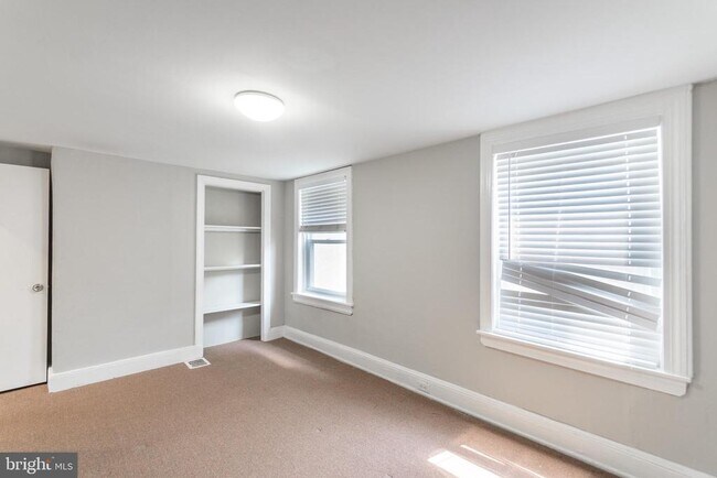 Building Photo - 1606 Rodman St