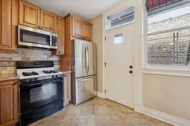 Building Photo - 2315 N Commonwealth Ave