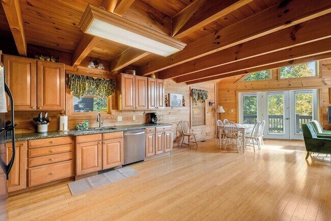 Building Photo - 223 Turkey Dr