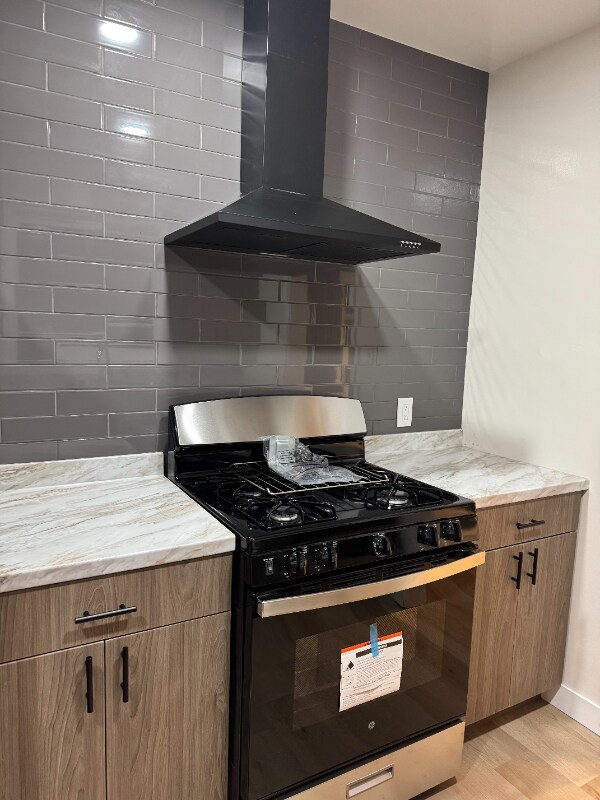 Building Photo - 13345 Burbank Blvd