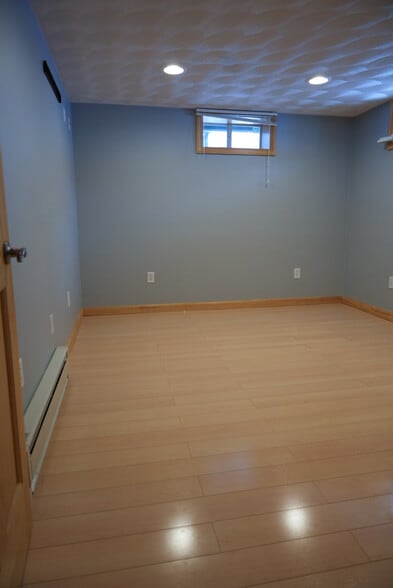 Building Photo - 14 Amory St