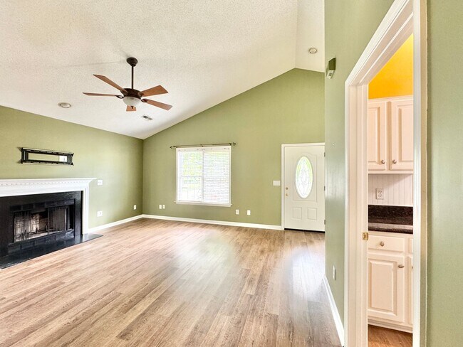 Building Photo - Adorable 3 Bedroom Home in High Point!