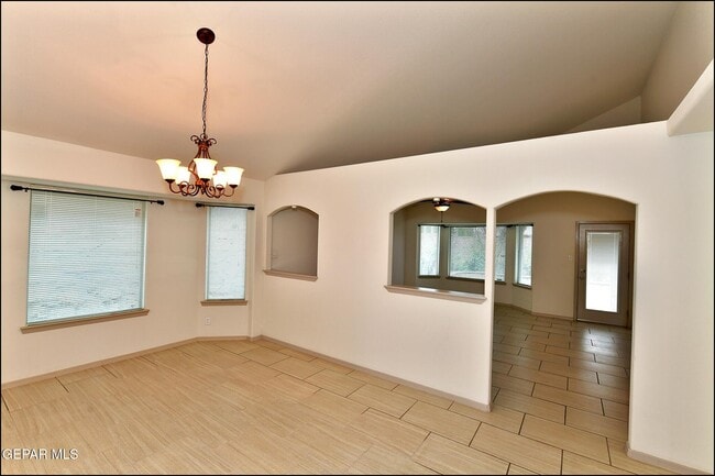 Building Photo - 5005 Moon Ranch Ln