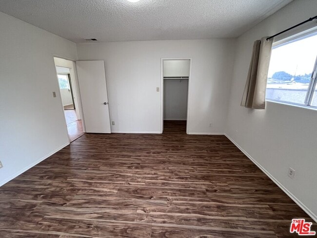 Building Photo - 4547 166th St