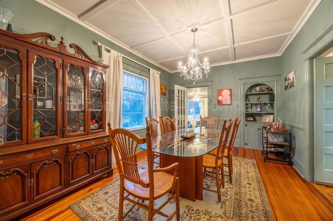 Building Photo - 139 Grove St