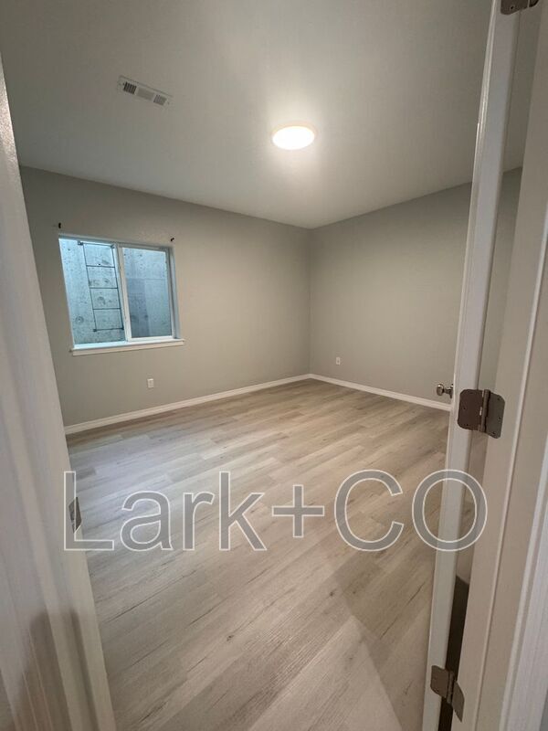 Building Photo - 629 Sundance Cir