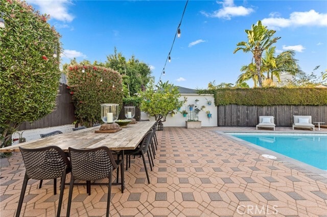 Building Photo - 6160 S San Vicente Blvd