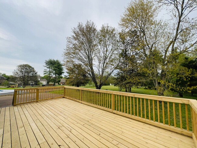 Building Photo - Newly Renovated Home on Quiet Neighborhood