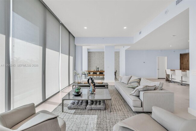 Building Photo - 650 NE 32nd St