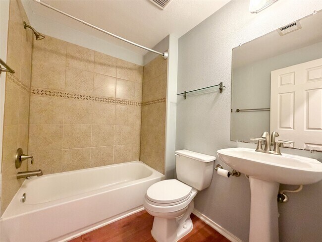 Building Photo - 1608 Holman St