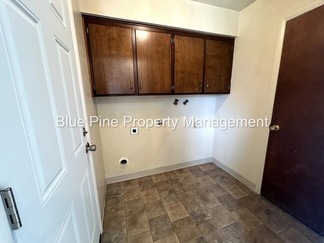 Building Photo - 1491 Mountain View Ln