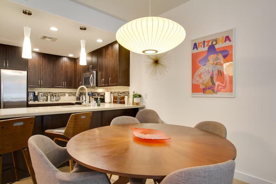 Building Photo - 5450 E Deer Valley Dr