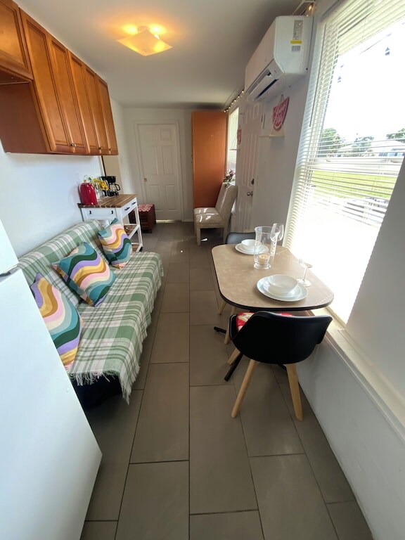 2x1 living/ dining area - 2440 Manasota Beach Rd