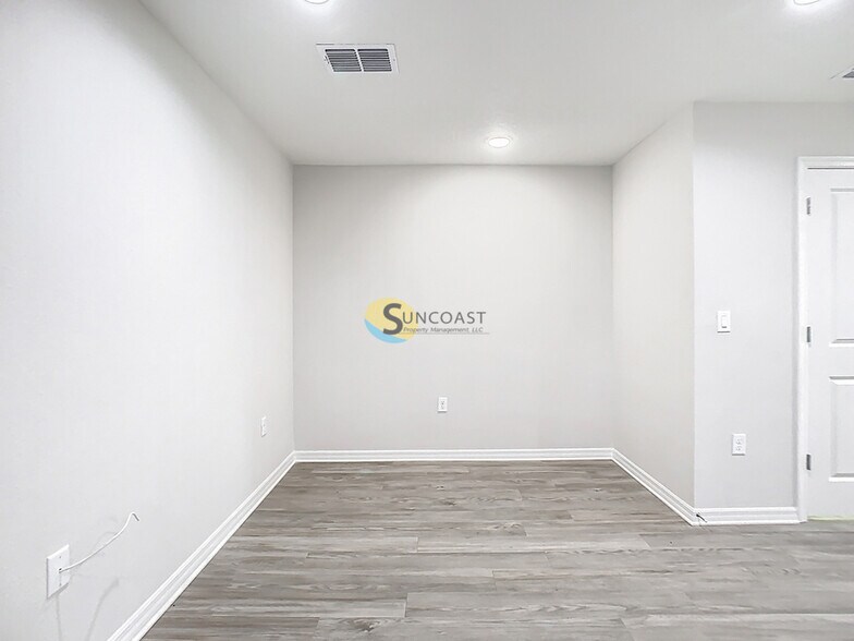 Building Photo - 3821 SW 43rd Ct