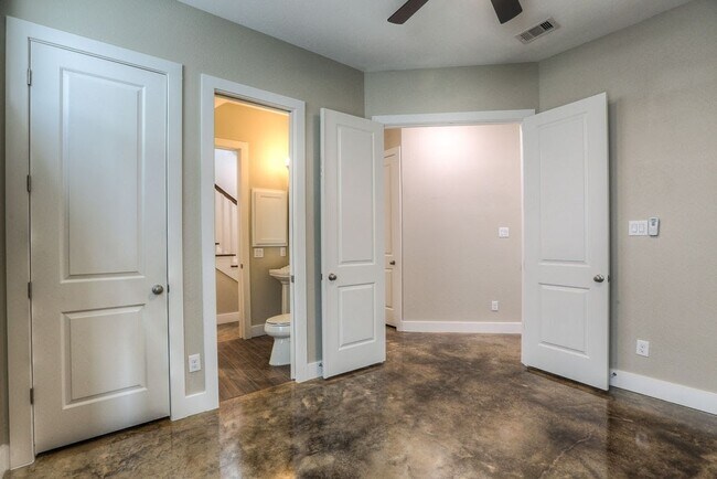 Building Photo - 3619 Alba Rd