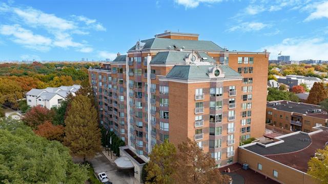 Building Photo - 4242 Lomo Alto Dr