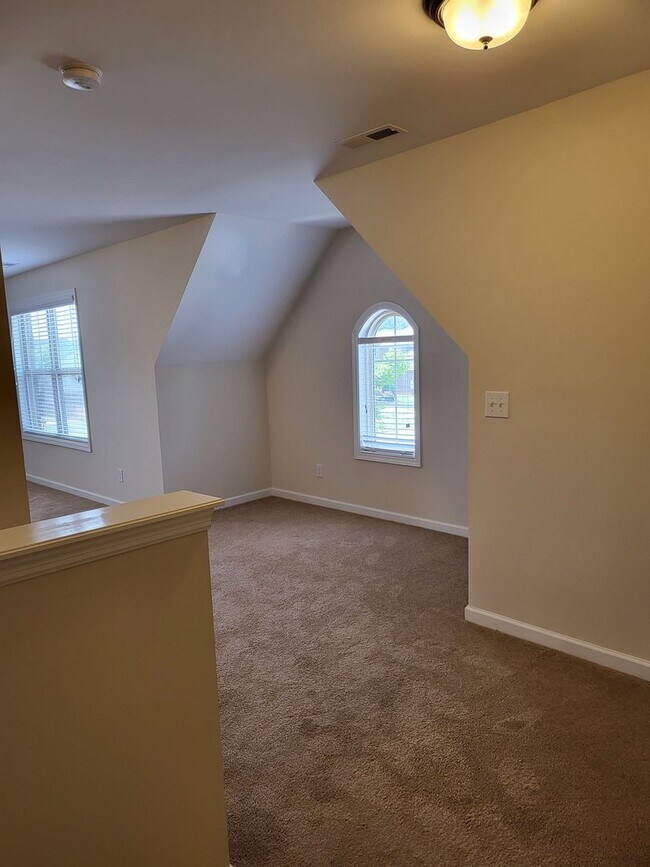 Building Photo - 284 Big Oak Ln